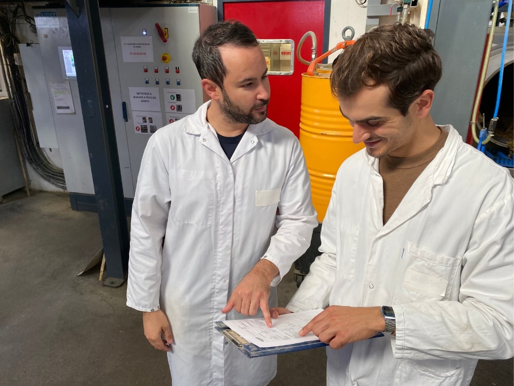 Basile Laigre Fondateur de réglo et Luc vétérinaire nutritionniste croquettes aux protéines d'insectes Image
